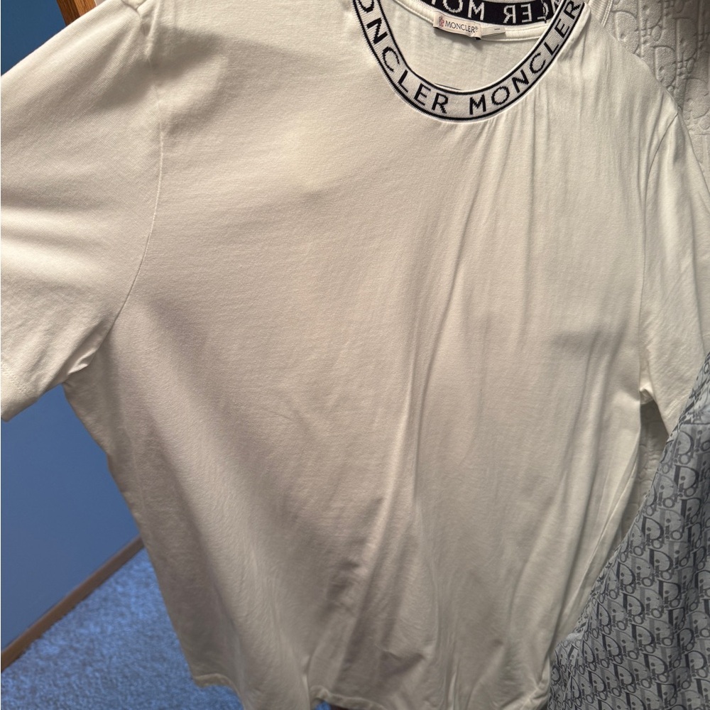 Moncler white T-Shirt 100% Authentic